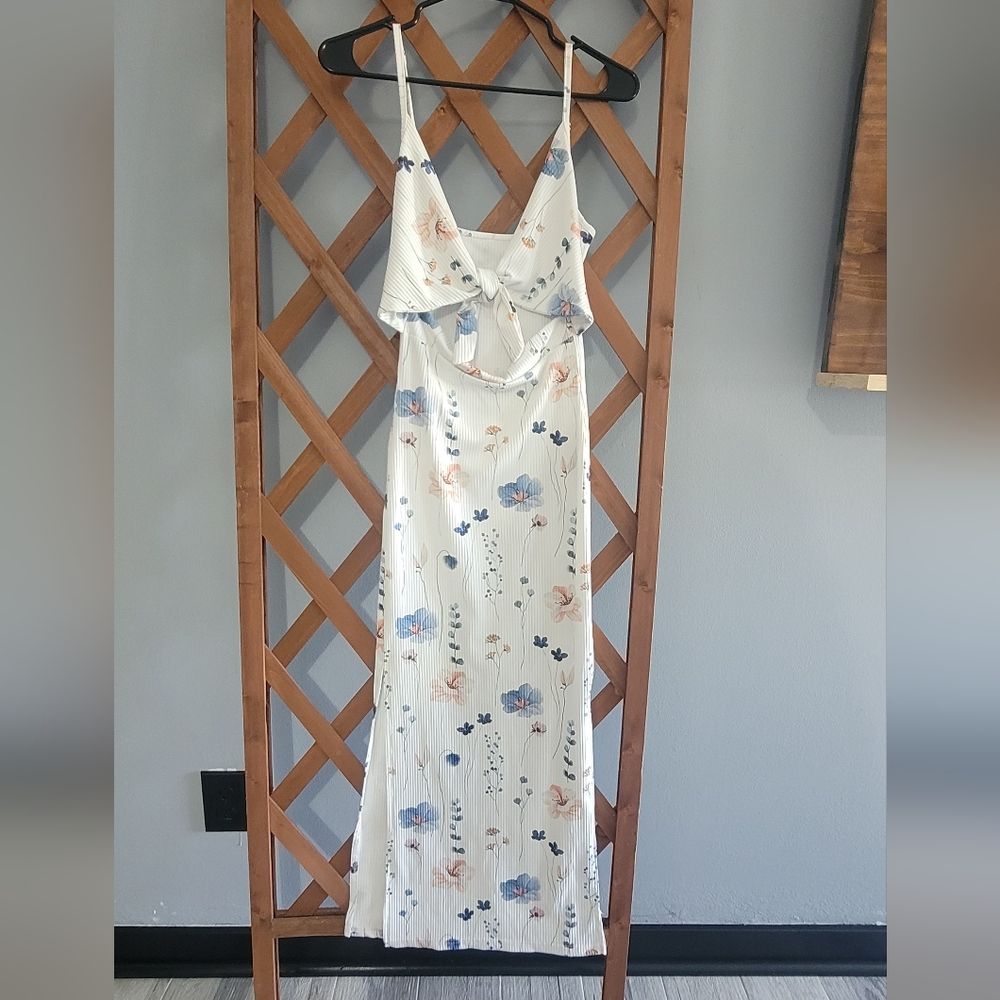 Floral Sleeveless Maxi Dress